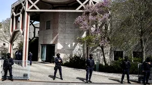 Două persoane au fost înjunghiate mortal într-un centru religios al musulmanilor din Lisabona