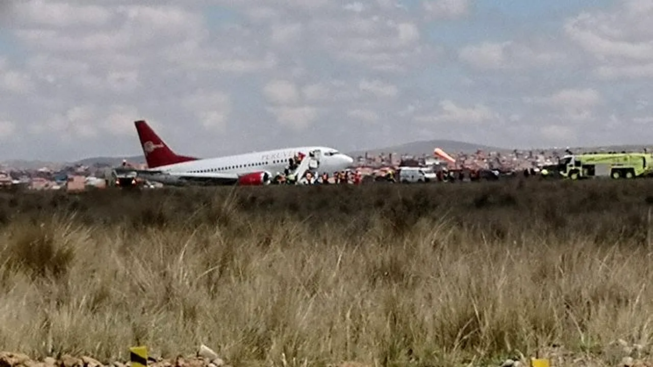 O aeronavă de pasageri cu 127 de oameni la bord a derapat pe pista unui aeroport din Bolivia / Nu s-au înregistrat victime