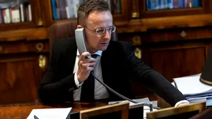 Scandal puternic în Ungaria, înaintea alegerilor cruciale: telefonul ministrului de externe, Peter Szijjártó, ar fi fost interceptat de serviciile secrete. Jurnaliști implicați, discuții cu Serghei Lavrov