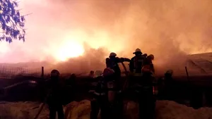 GALERIE FOTO Noi imagini cu incendiul din Bamboo. Filmare făcută în interiorul clubului, imediat după ce a izbucnit focul/ Ce susţine designerul Cătălin Botezatu