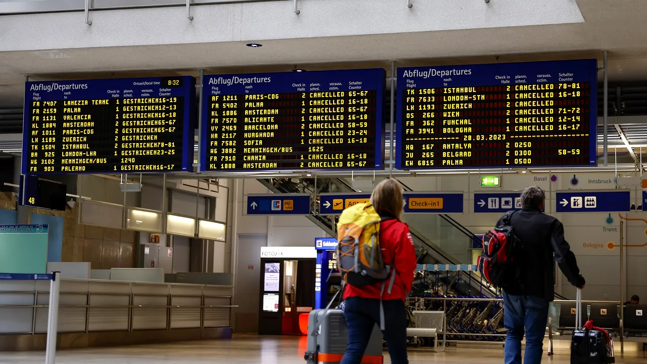 Zeci de mii de zboruri din Europa, în pericol din cauza unei greve a controlorilor de trafic aerian