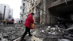 Războiul din Ucraina, ziua 352. Rachetele ruseşti ar fi survolat spaţiul aerian al României, versiune negată de Bucureşti / Rusia a lansat un atac masiv cu rachete şi cu drone / Răniţi în Harkov, unde Moscova a cucerit un sat / Alarmă în toată Ucraina 