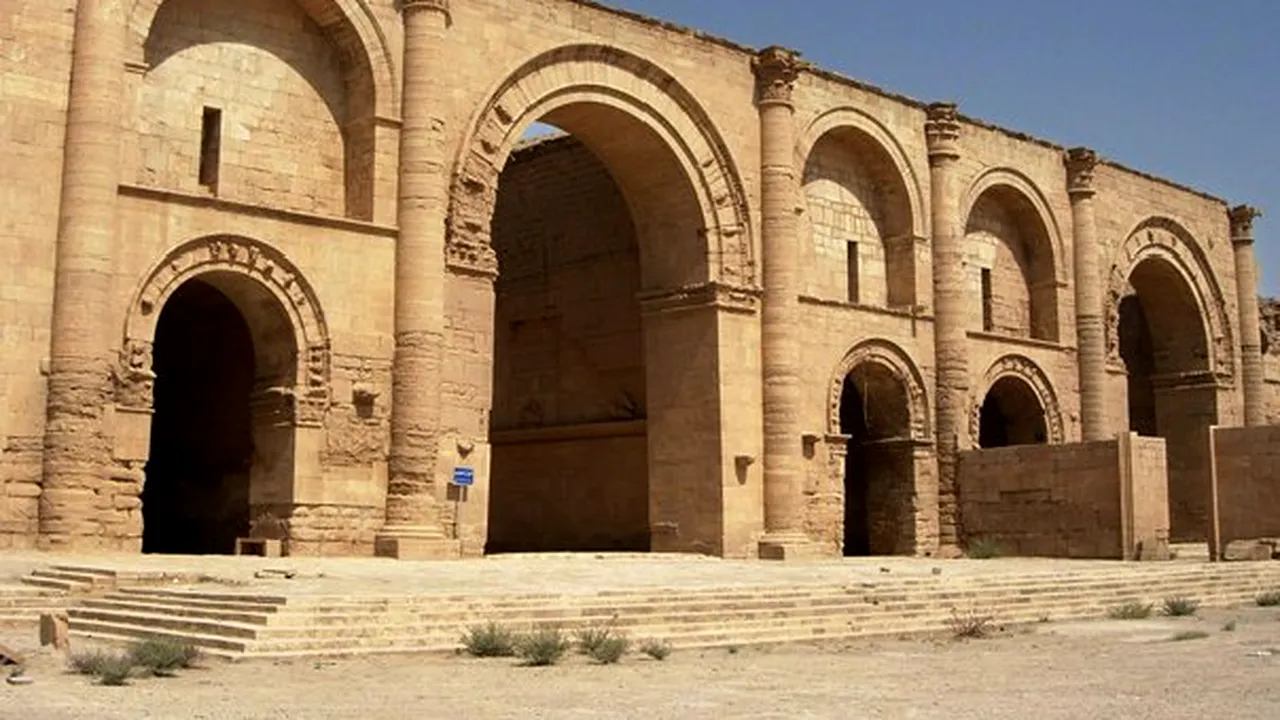 Militanţii grupării Stat Islamic au început să demoleze oraşul antic Hatra, din nordul Irakului