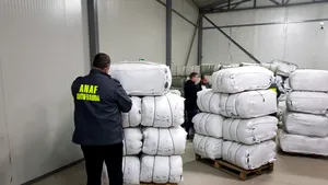Inspectorii antifraudă au confiscat haine în valoare de peste 1,75 milioane de lei | FOTO