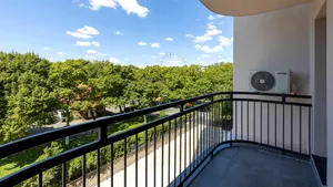 Un bloc de apartamente pentru închiriere răsare în zona Tineretului