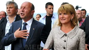 Preşedintele Traian Băsescu se află pe litoral cu soţia sa