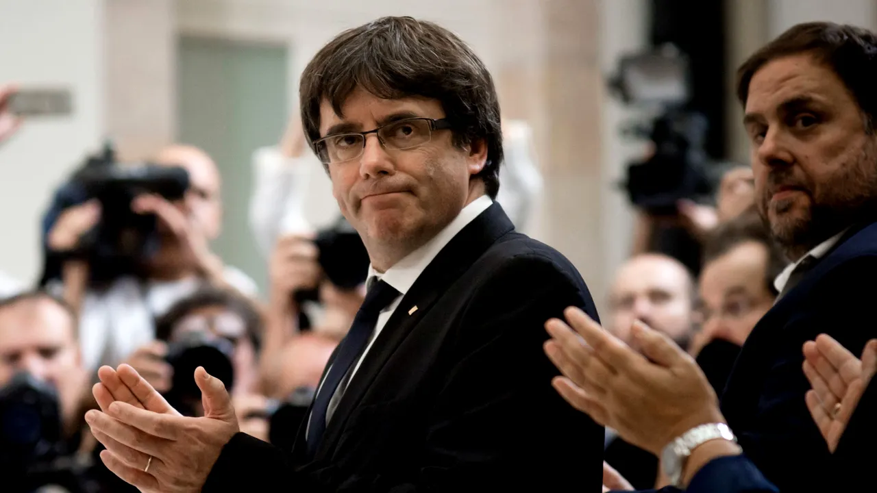 Procurorul general al Spaniei anunţă că Carles Puigdemont va fi acuzat de rebeliune. Fostul premier catalan riscă 30 de ani de închisoare