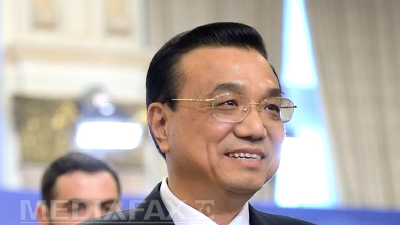 Premierul chinez, decorat cu Colanul Parlamentului României
