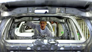 Renault va renunţa în acest an la 9.000 de angajaţi