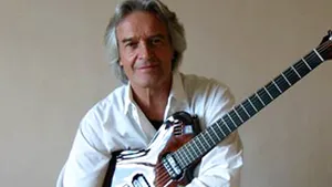 Celebrul chitarist de jazz, John McLaughlin, concertează la Sala Palatului