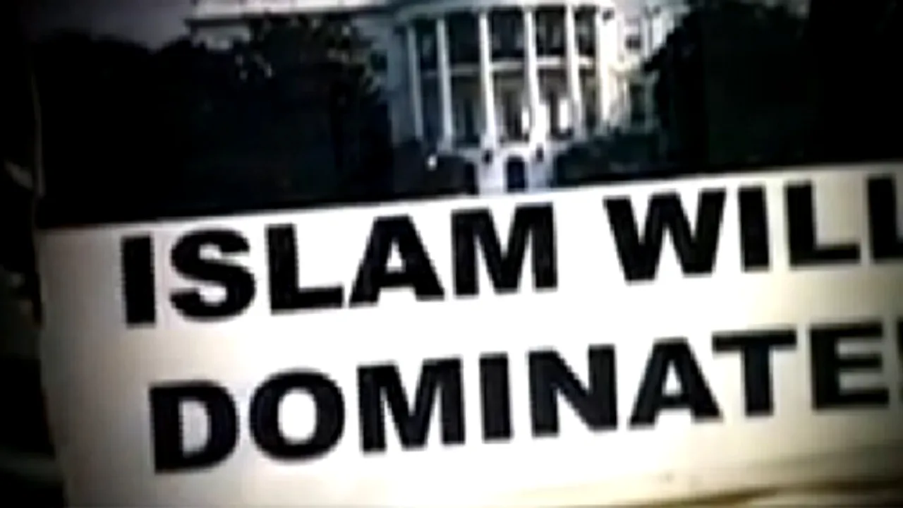 Steagul ISLAMULUI, arborat deasupra Casei Albe. Aşa îşi antrenează armata americană soldaţii antiterorism? - VIDEO