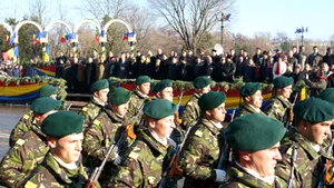 Alba Iulia: Parada militară dedicată Zilei Naţionale (Video)