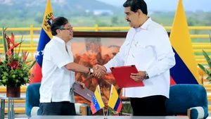 Acord istoric semnat între Columbia şi Venezuela. Relaţiile dintre cele două ţări vecine se îmbunătăţesc