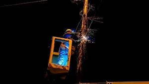 De la începutul anului, 100 km de cabluri aeriene din Capitală au fost mutate în subteran