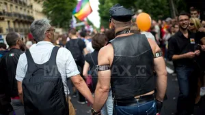 Cinci poliţişti români, trimişi în Olanda să prindă hoţi de buzunare la parada gay