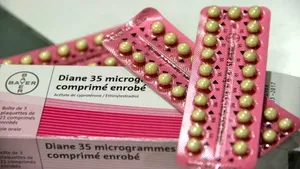 Comisia Europeană impune Franţei repunerea pe piaţă a medicamentului Diane 35