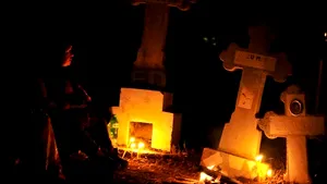 Cele mai ciudate meserii din istorie: Deşteptătorul, biciuitorul de câini, profanatorul de morminte