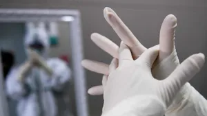 Cum contribuie pandemia de COVID la sufocarea planetei şi degradarea sănătăţii umane? Câte şi ce deşeuri ajung în oceanele lumii? STUDIU 