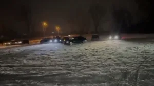 Drifturi pe zăpadă: 19 șoferi au rămas fără permis noaptea trecută în Capitală