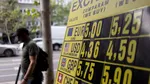 CURS VALUTAR 8 mai. Leul a continuat să se deprecieze. Gramul de aur a scăzut nesemnificativ