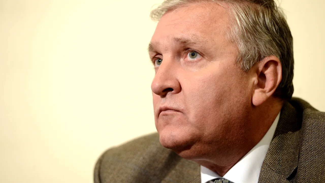 Ministerul Sănătăţii anunţă că Mircea Beuran a fost demis. Medicii, asistentele şi Spitalul Floreasca au primit amenzi de 30.000 lei