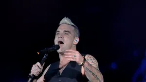Robbie Williams va pleca din România sâmbătă, la ora 14.00, cu un avion privat