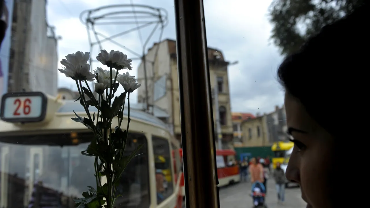 Paradă a tramvaielor de epocă, cu ocazia sărbătoririi zilei Sfântului Dimitrie cel Nou, ocrotitorul Bucureştiului