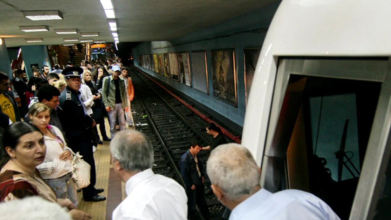 Circulaţia metroului între Eroilor şi Preciziei, întreruptă după ce o femeie s-a aruncat pe şine
