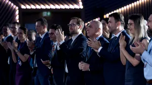 Primul atac al USR la Ilie Bolojan: „Șantajul a funcționat”. Prima fractură în blocul reformist după decizia PNL de a vota Guvernul Niculescu
