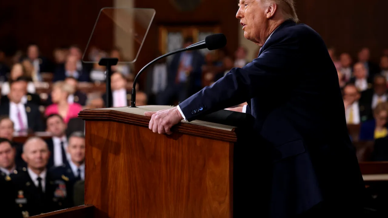 Trump promite să „pună steagul american pe Marte”