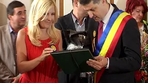 Udrea a primit titlul de cetăţean de onoare al oraşului Târgovişte
