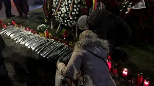 MARŞ în Capitală, în memoria victimelor Revoluţiei din decembrie 1989 | FOTO, VIDEO