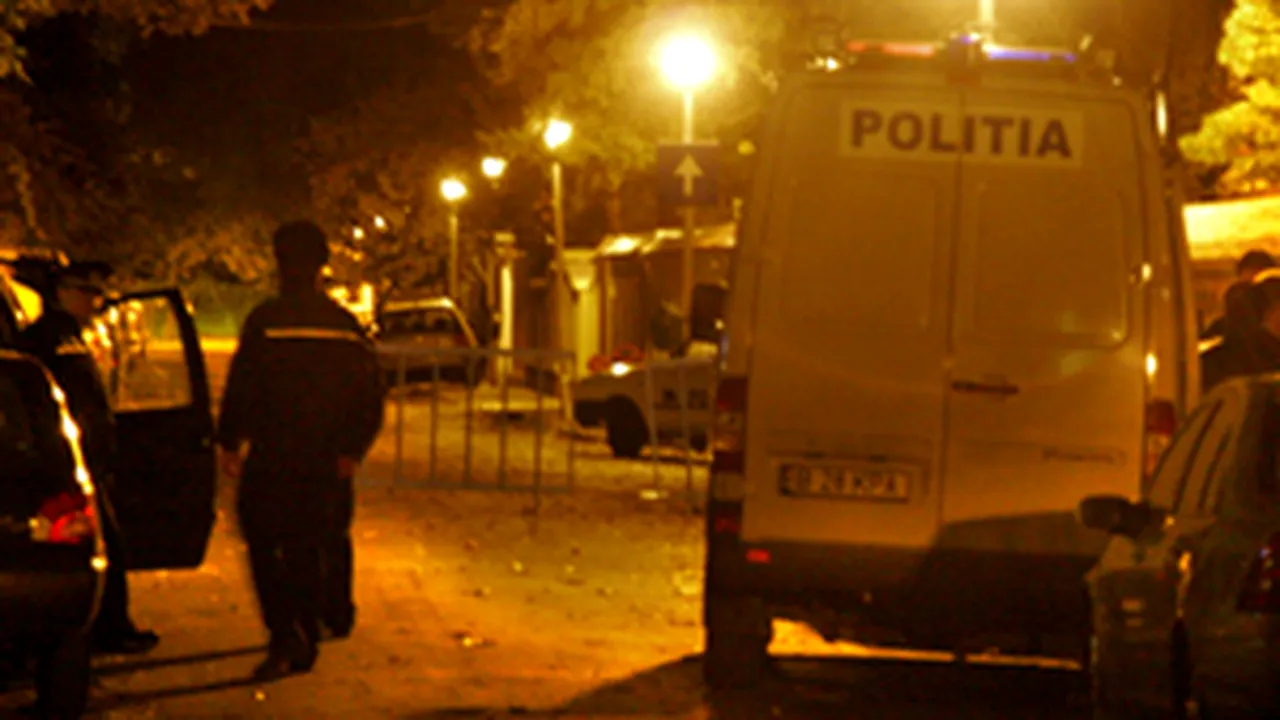 O poliţistă şi-a împuşcat din greşeală un coleg