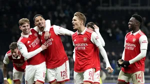 Arsenal câştigă fără emoţii derby-ul cu Tottenham şi se detaşează în fruntea Premier League
