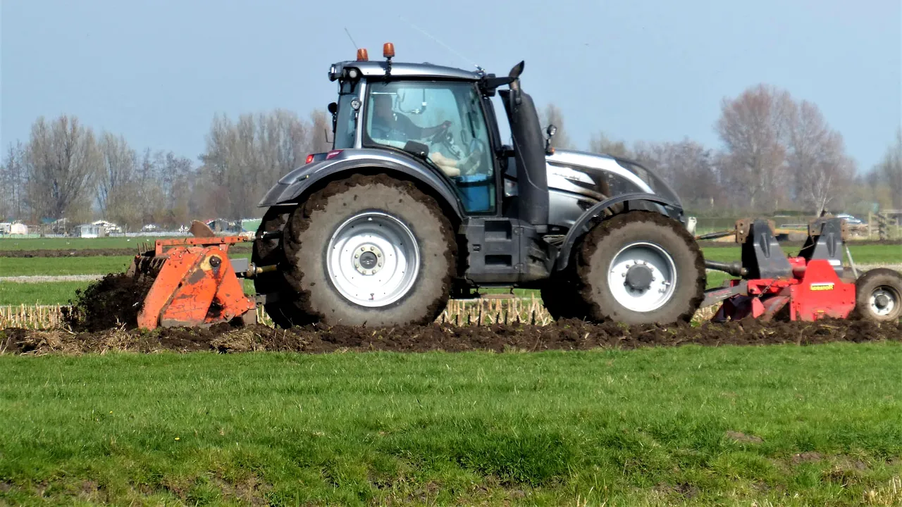 Guvernul a aprobat schema de reducere a accizei pentru motorina utilizată în agricultură