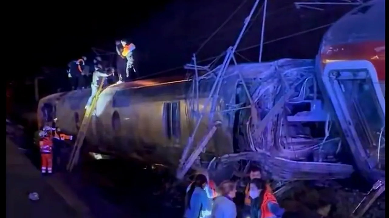 Un român, rănit ușor în accidentul feroviar din Spania