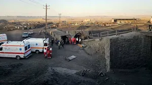 Explozie într-o mină de cărbune din Iran: cel puţin 51 de morţi; 24 de mineri sunt blocaţi în interior
