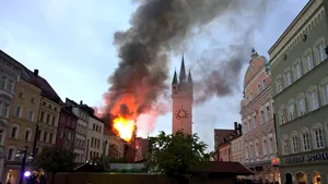Incendiu de amploare la Primăria unui orăşel din Germania - GALERIE FOTO / VIDEO