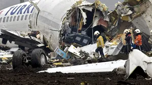 Cutia neagră a avionului prăbuşit la Amsterdam a fost găsită