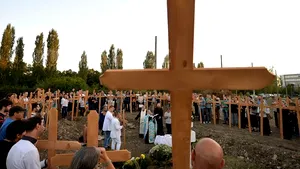 Un nou PROTEST pe terenul destinat construcţiei unei moschei în Bucureşti - FOTO, VIDEO