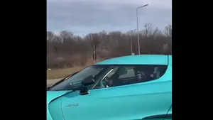 Andrew Tate vizat de poliția rutieră după ce s-a filmat în bolidul său în timp ce efectua o depășire neregulamentară