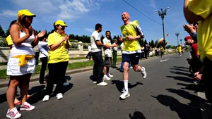 Parlamentari, muzicieni, copii şi VIP-uri au alergat la crosul 