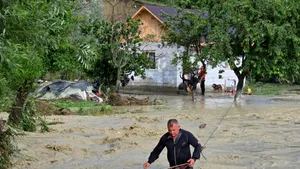 Vrancea: Intervenție a pompierilor după ce o persoană a fost surprinsă de o viitură