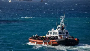 Un nou naufragiu în Mediterana. Un migrant a murit, alţi 10 au dispărut