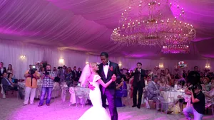 Cabral şi Andreea Pătraşcu - nuntă ca-n poveşti, sub clar de lună, pe marginea piscinei - GALERIE FOTO