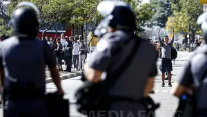 CUPA MONDIALĂ  de fotbal: Poliţia braziliană a întrerupt o manifestaţie cu gaze lacrimogene
