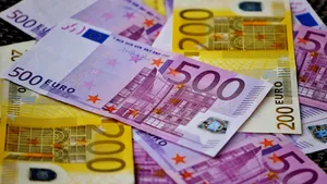 Un bărbat ar fi cerut 5.000 de euro pentru a „interveni” într-un dosar penal