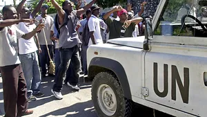 Depozitele de alimente ale ONU au fost jefuite în Haiti