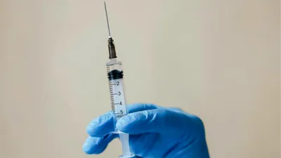 STUDIU Primul vaccin proiectat cu inteligență artificială a fost testat pe oameni. Ce au descoperit cercetătorii de la Cambridge