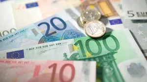 Moneda Euro a atins vineri un nou maxim istoric, a treia zi la rând